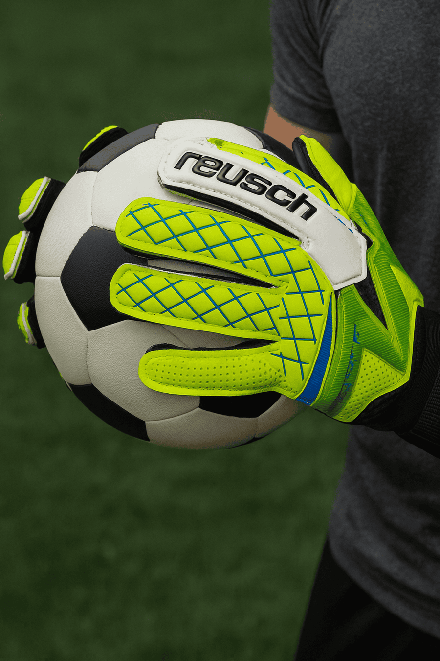 Reusch Goalkeeper Gloves – Football