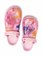⁦Women’s Printed Crocs Clogs⁩ - الصورة ⁦4⁩