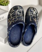 ⁦Men’s Crocs Clogs⁩ - الصورة ⁦7⁩