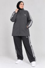 ⁦Women's Waterproof Hijab Tracksuit – Plus Size⁩ - الصورة ⁦2⁩